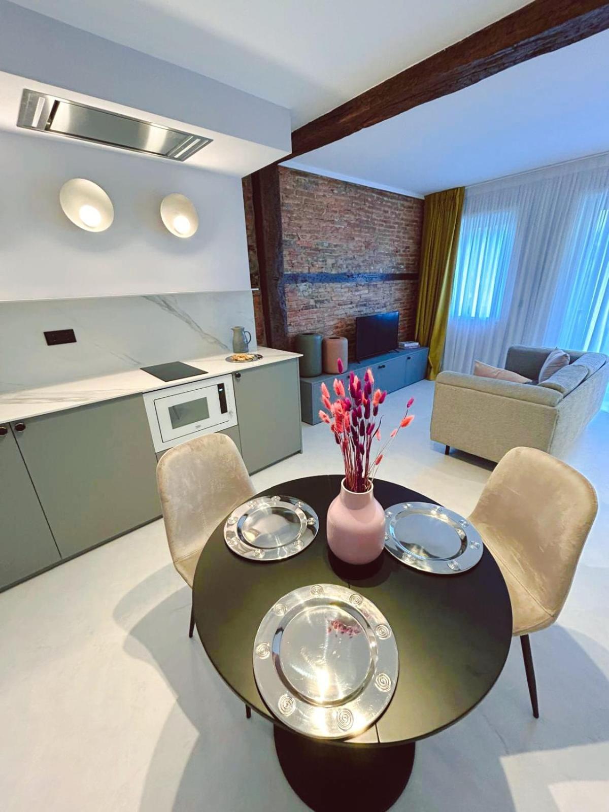 Lemon Suites Santander Room photo