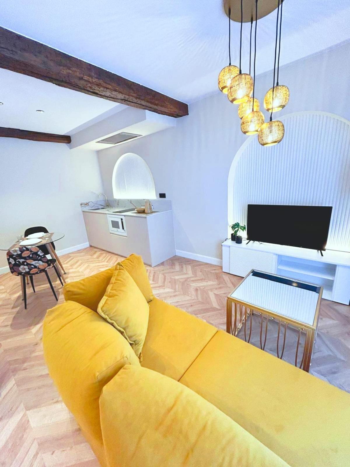 Lemon Suites Santander Room photo