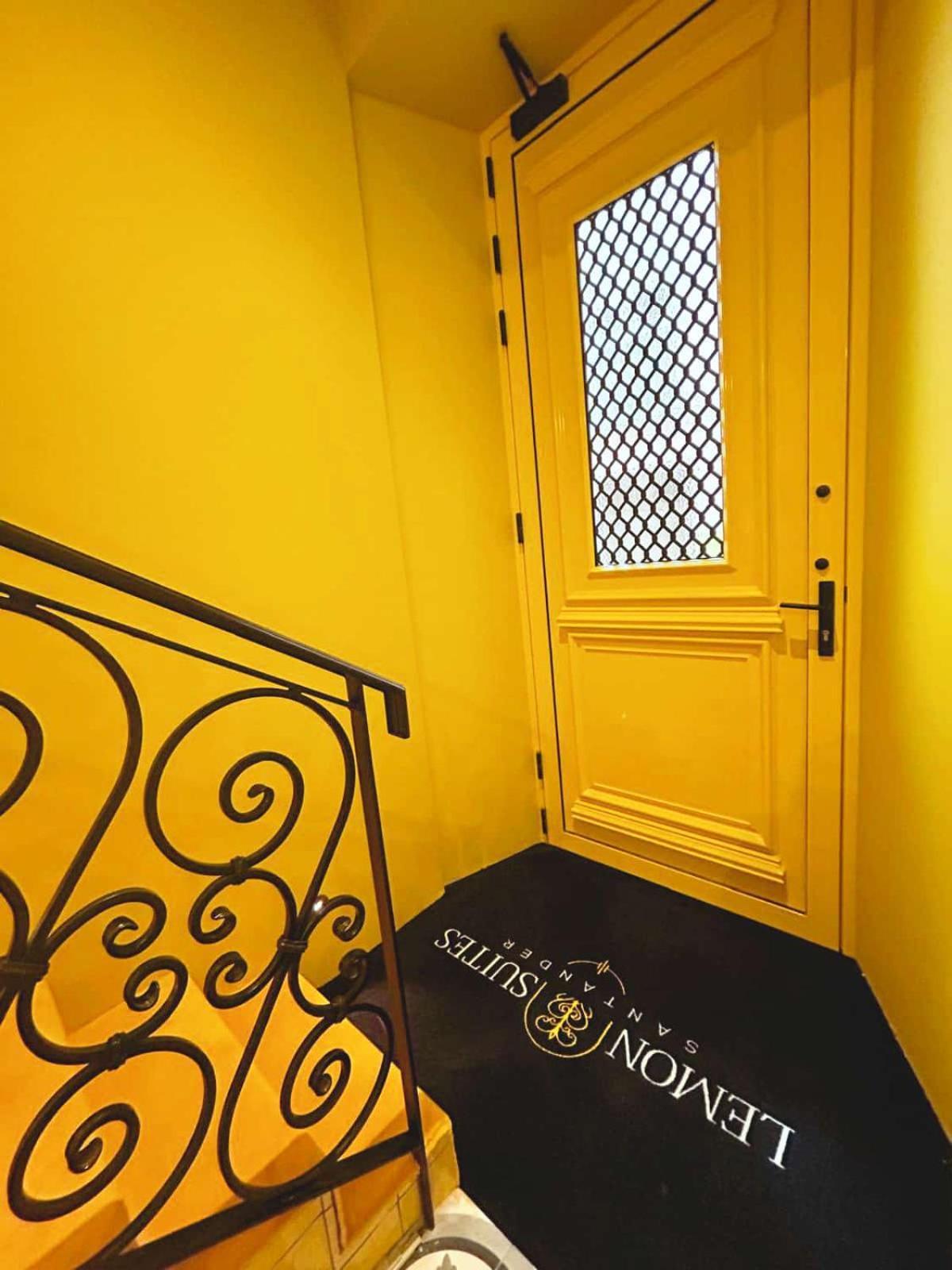 Lemon Suites Santander Exterior photo