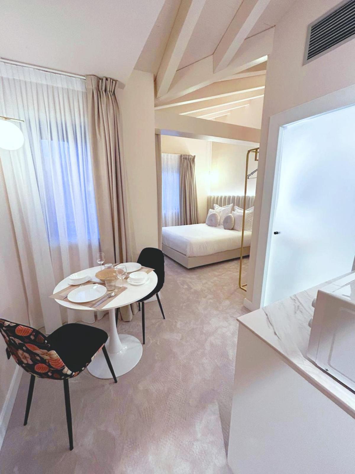 Lemon Suites Santander Exterior photo